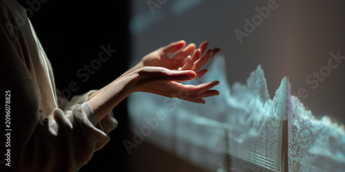 Plakat Open palm reveals layered spectral waveforms with time-context mapping. 