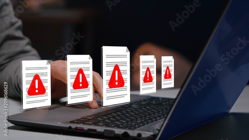 Foto Data breach or information leak due to insider threats or unauthorized access