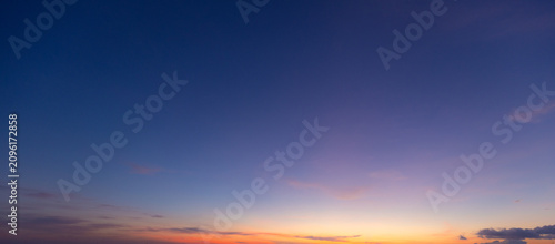 Fotografía Vibrant Sunset Sky with Colorful Clouds,A breathtaking view of the twilight sky