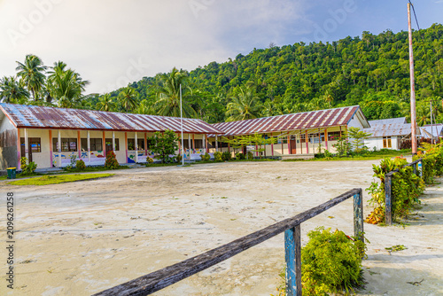 Εκτύπωση καμβά The old school on the island