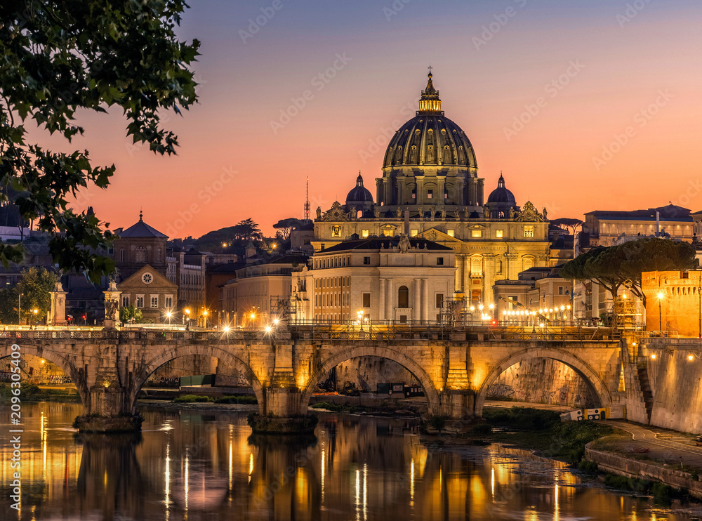 Fototapeta premium Saint Peters Basilica at sunset.