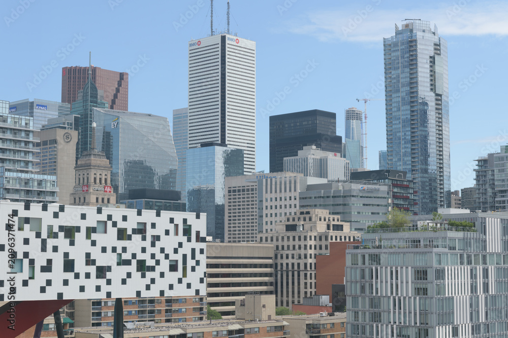 Obraz premium looking southeast from the Allan Slaight and Emmanuelle Gattuso Spiral Staircase at the Art Gallery of Ontario to the city, Toronto