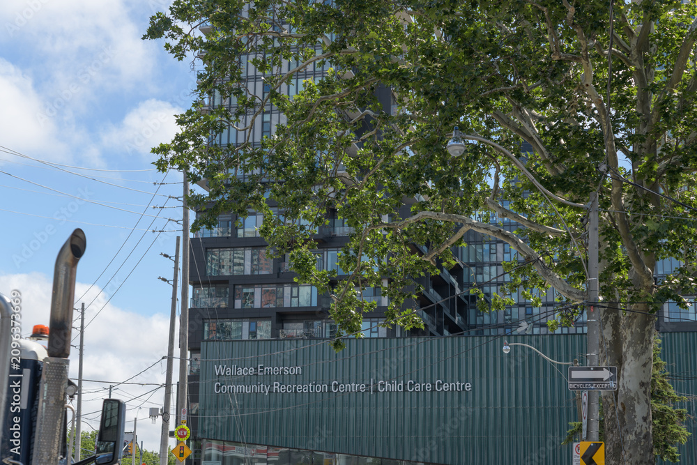 Obraz premium exterior building and sign of Wallace-Emerson Community Recreation Centre, Dupont St, Toronto