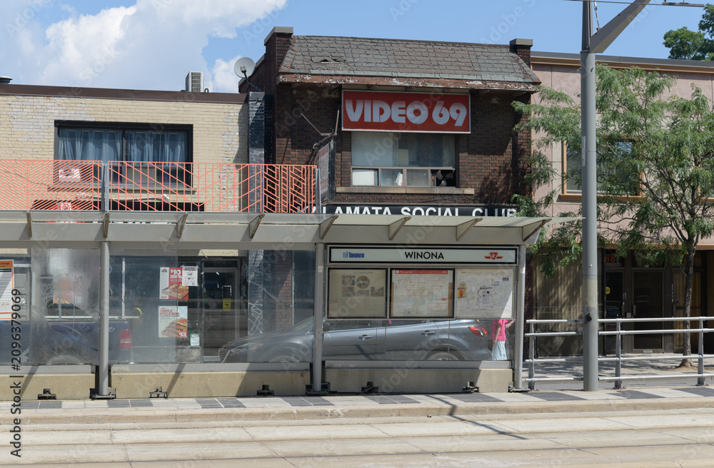Obraz premium transit stop at Winona for the 512 St Clair streetcar, Toronto