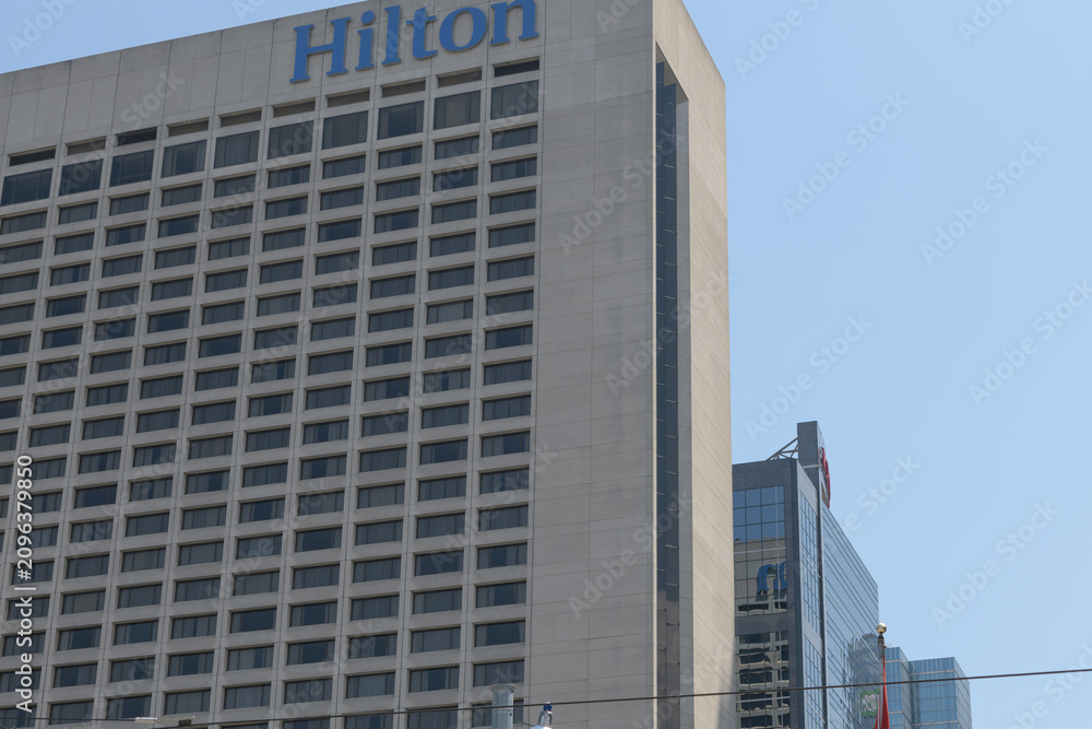 Obraz premium exterior of Hilton hotel located at 145 Richmond St in Toronto