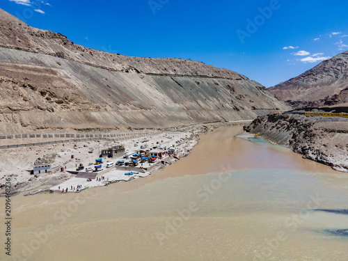 фотографія Sangam Point Ladakh Drone View
Indus Zanskar Confluence Aerial View
Sangam Point