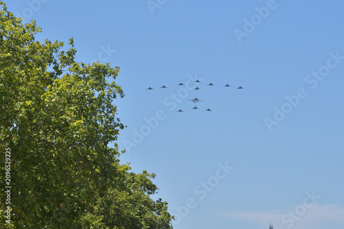 Foto French Air Force aircraft formation during Bastille Day rehearsal in Paris, Fran