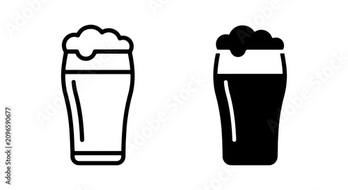 Canvastavla Two Beer Glasses Icon Set, Pint Glass Vector Art, Refreshing Ale Beverage Graphi