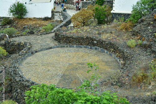 ERA DE PIEDRA PARA TRILLAR TRIGO