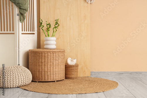 Cozy corner with natural de...