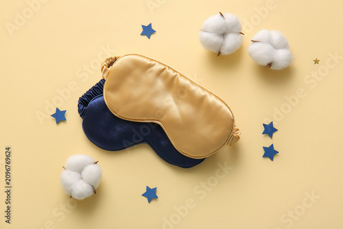 Sleeping masks with paper s...
