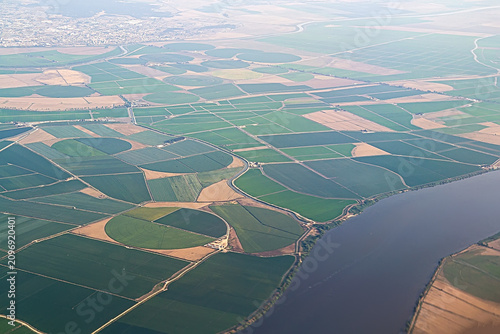 Foto Aerial view of tagus river lisbon region, selective focus