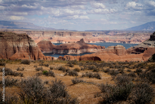 Fotografija This massive lake in southern Utah is quickly disappearing.