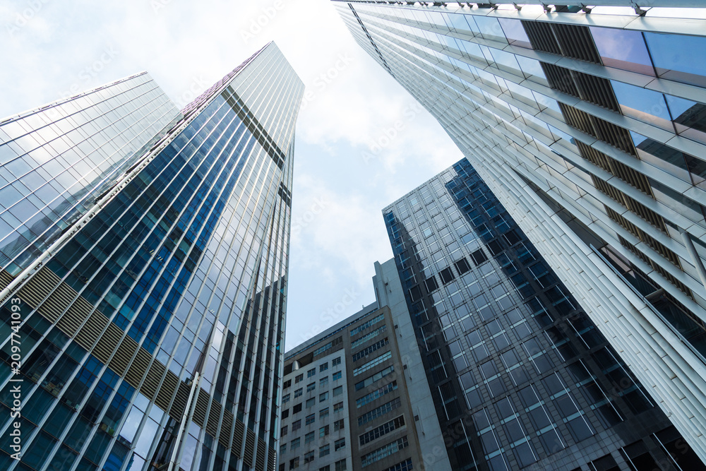 Obraz premium Tall glass skyscrapers in city center