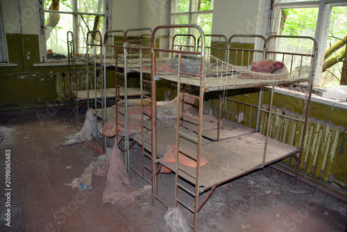 Fotografi PRIPYAT CHERNOBYL UKRAINE: Abandoned hospital in Ghost City of Pripyat exclusion