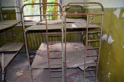 Bilde på lerret PRIPYAT CHERNOBYL UKRAINE: Abandoned hospital in Ghost City of Pripyat exclusion