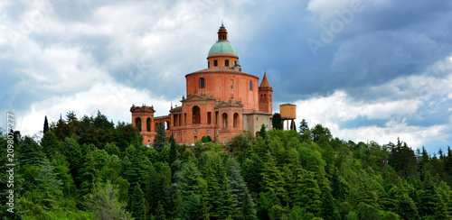 Konstfotografi BOLOGNA ITALY: Sanctuary of the Madonna of San Luca is a basilica church in Bolo