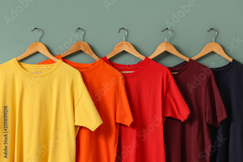 Hangers with stylish colorf...