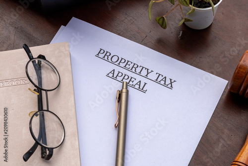 Fotografie Property Tax Appeal Process Concept with Court Gavel and Official Legal Document