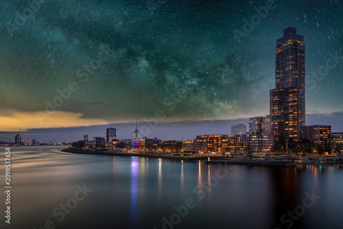 Rotterdam is major port city in the dutch province of south holland.