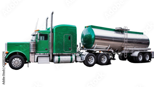 Obraz na plátne Green semi-truck with chrome tanker trailer, isolated on transparent background