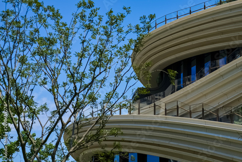 Принти на полотні Partial view of the building's curved exterior