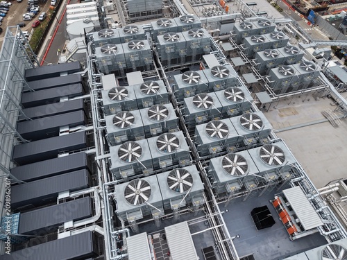 Bild auf Leinwand Industrial Data Centre Cooling Equipment and Thermal Management Systems
