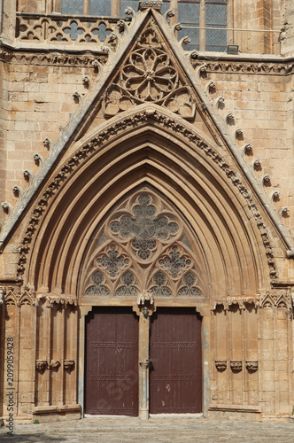 Konstfotografi Ornate Gothic Entrance of Lala Mustafa Pasha Mosque in Famagusta