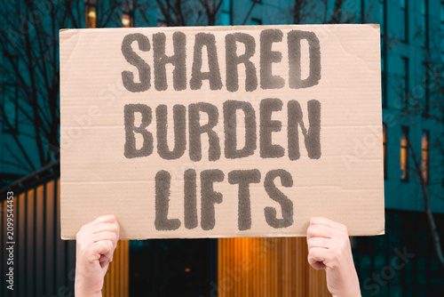 Tableau sur toile "Shared Burden Lifts" Collective responsibility eases