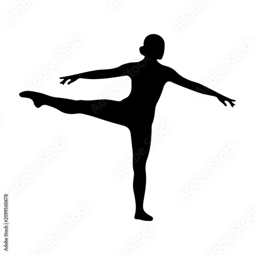 Foto Silhouette of a Female Ballet Dancer Performing Graceful Pose.