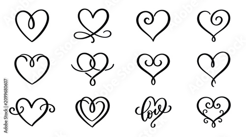 Foto Collection of Hand Drawn Calligraphic Heart Shapes for Love and Romance