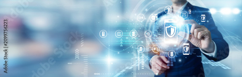 Fotografía Cyber expert hand hold global MOBILE SECURITY and network encryption