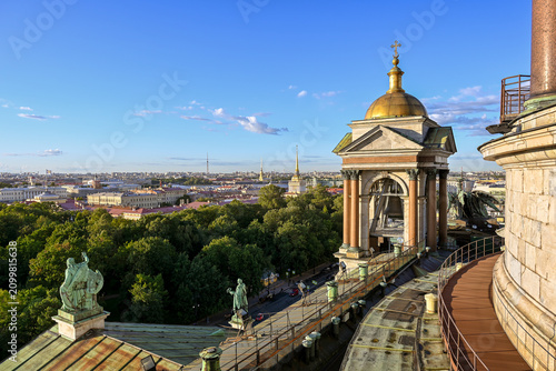 Foto View of the Alexander Garden and the Admiralty from the observation deck of St