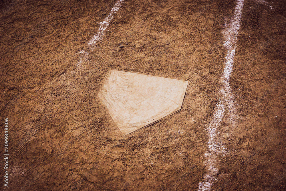 Obraz premium Baseball and softball home plate viewed from above