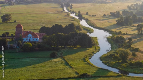 Cuadro en lienzo Medieval castle and Liwiec river in Liw, village in Wegrow County, Masovia region of Poland