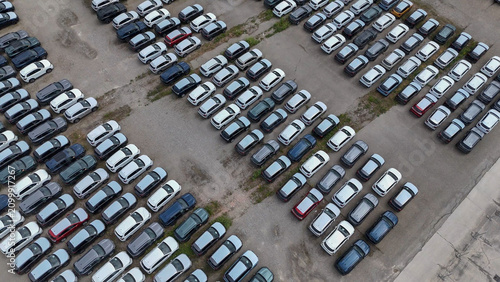 Foto Rows of new compact sport utility vehicles