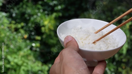 茶碗から炊き立て