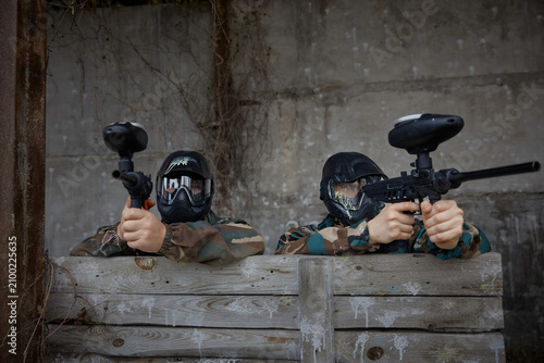 Tableau sur toile Two soldiers take defensive positions during tactical weapon training