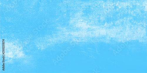 Foto A vast expanse of clear blue sky adorned with wispy white clouds, evoking a sense of calm and infinite possibility