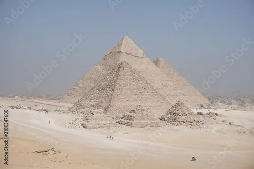 Obraz The Great Pyramids of Giza in Egyptian Desert Landscape