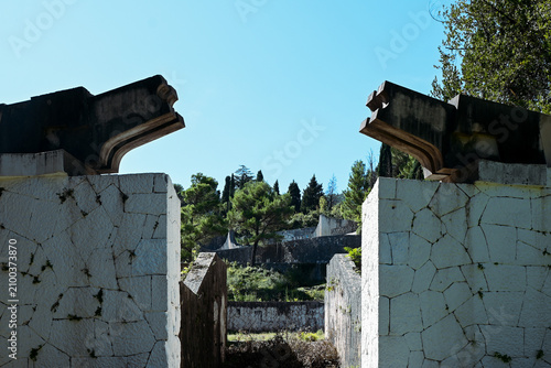 Obraz na plátne Partisan Memorial Cemetery – Yugoslav Modernist Memorial Spomenik in Mostar, Bos