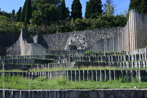 Canvas Print Partisan Memorial Cemetery – Yugoslav Modernist Memorial Spomenik in Mostar, Bos