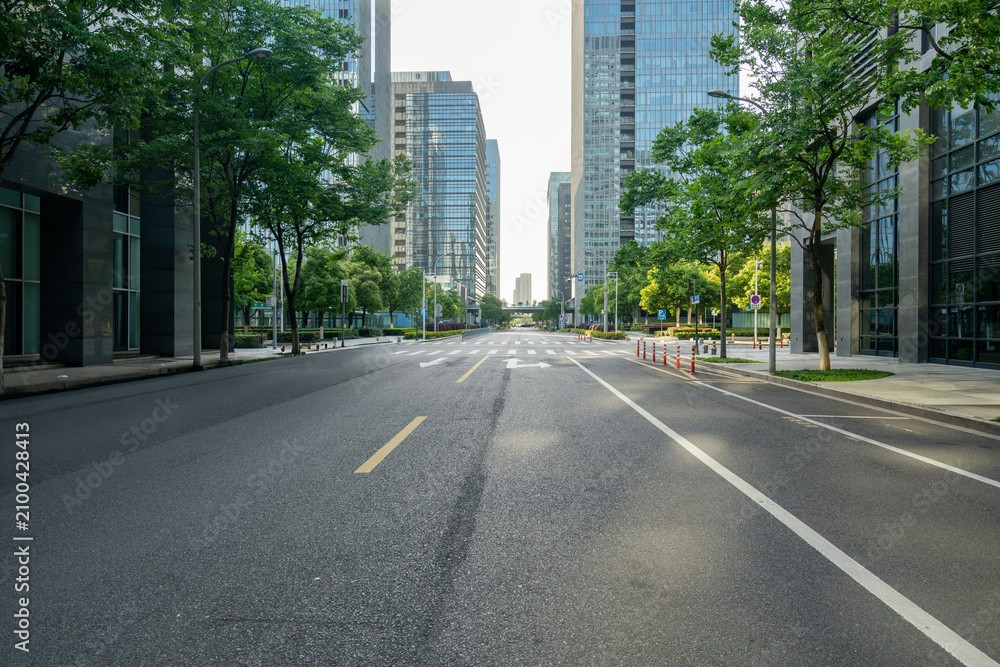 Obraz premium Highways and office buildings in the financial district