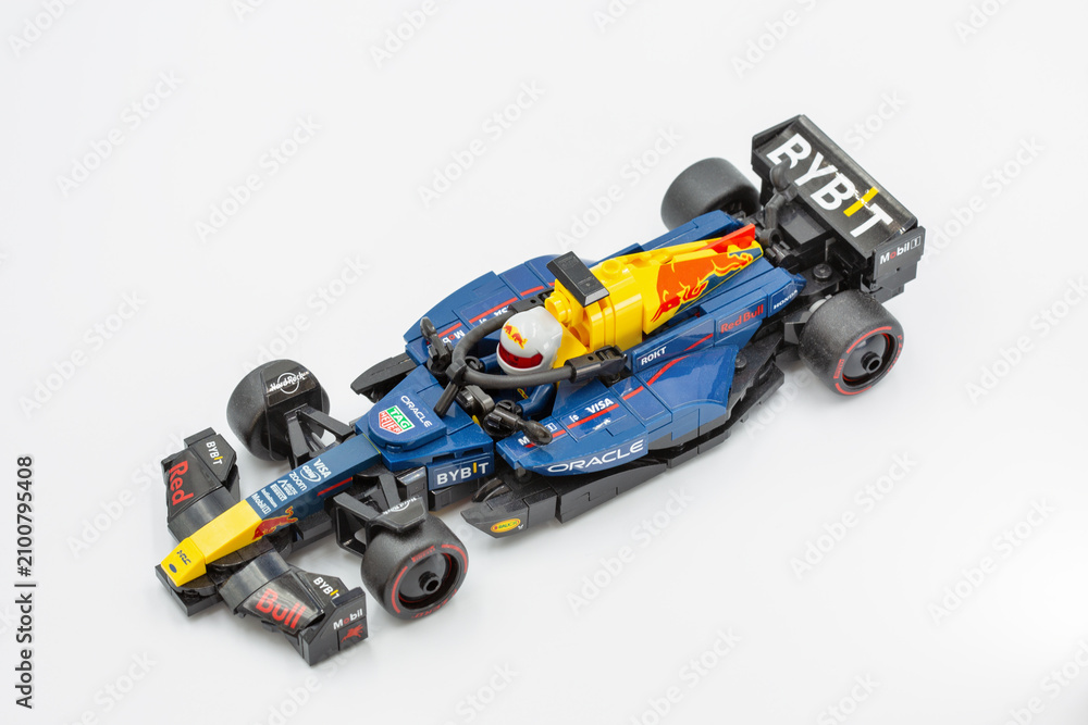 Obraz premium LEGO Technic Oracle Red Bull Racing RB20 Formula One car.