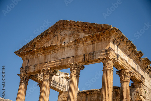 Konstfotografi Entablature of the portico of the Capitol at the archaeological site of Dougga,