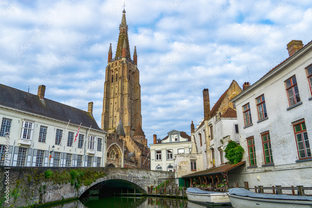 Fototapeta premium Church of Our Lady, Bruges, Belgium