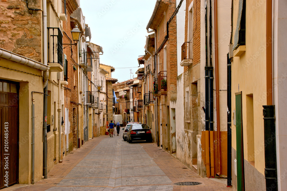 Fototapeta premium Pilgrimage Pathways: The Historic Calle Mayor of Los Arcos, Spain