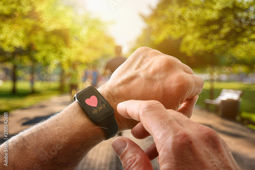 Monitoring physical activity on a smartwatch outdoors