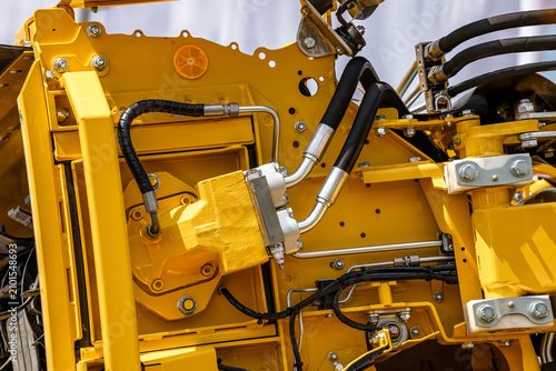Fotografie Agricultural sugar beet harvester hydraulic motor with valve block