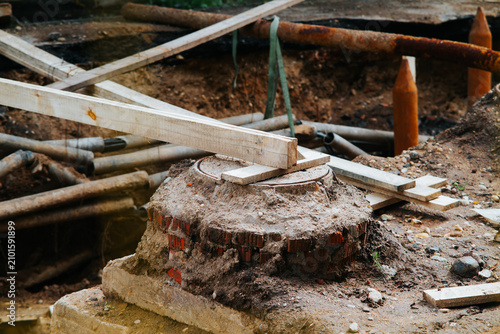 Foto machines at a construction site where structural elements are being built